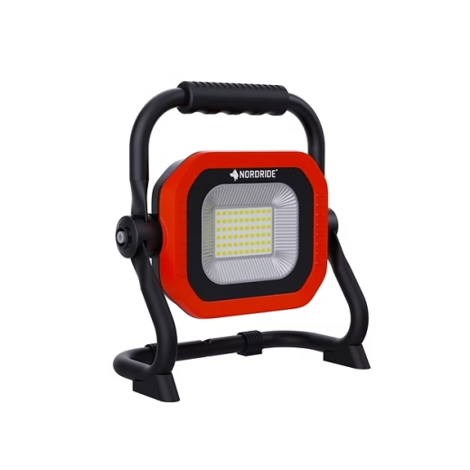 mobiler Akku-Arbeitsstrahler mit farbechter und natürlicher Farbwiedergabe