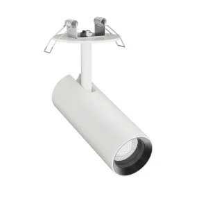 3-Ph Strahler VIBE 10W, 8-50°, CRI97, 470lm, DimOnBody, mit Baldachin zum Einbau ws